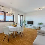 Apartman App For 2 In Center Of Gabi I Luka *