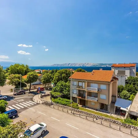 App For 2 In Center Of Gabi I Luka