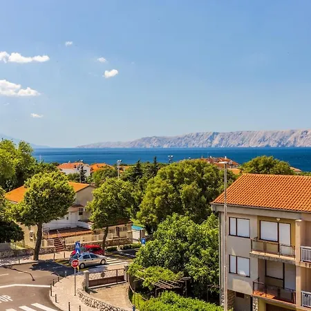 App For 2 In Center Of Gabi I Luka *